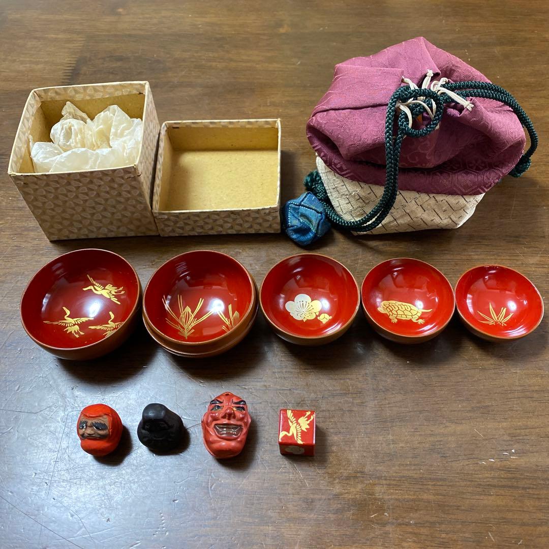 漆器のぐい呑みと伝統人形のセット