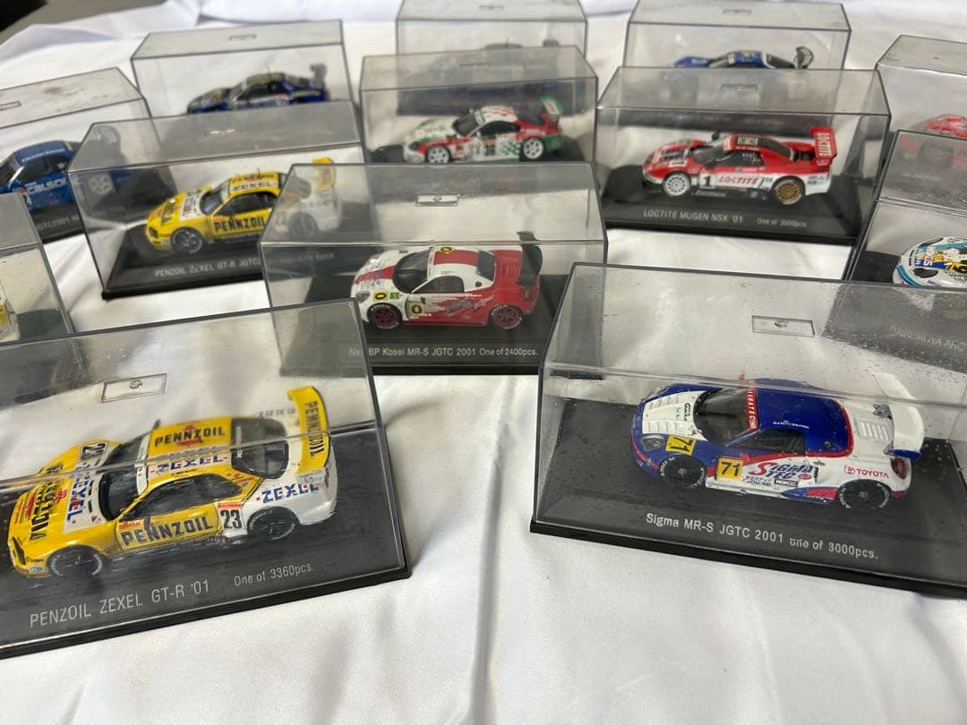 ミニカー 13台セット クリアケース付き