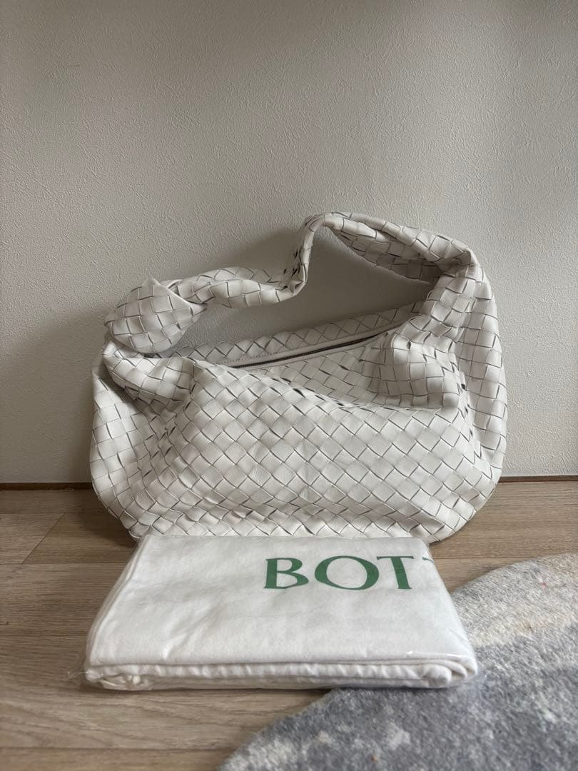 【正規品】Bottega Veneta ボッテガヴェネタ　スモールジョディ　白