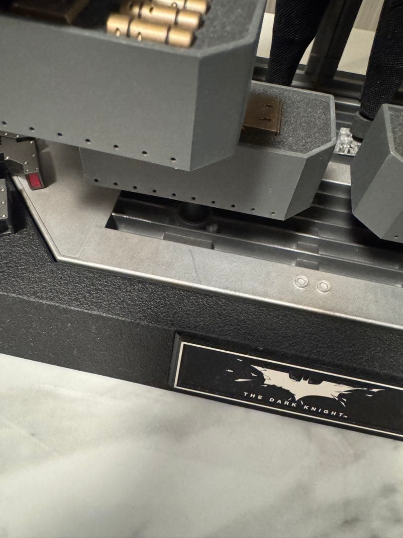 ホットトイズ ダークナイト 格納庫 ブルースウェイン付き トイサピエンス限定