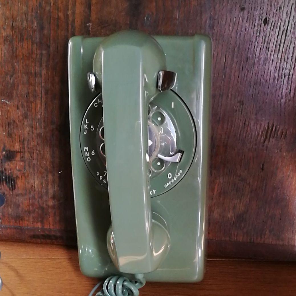 アンティーク　壁掛け式ダイヤル電話