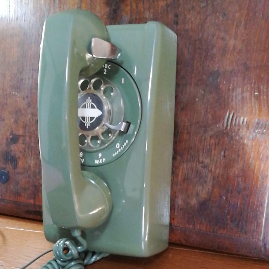 アンティーク　壁掛け式ダイヤル電話