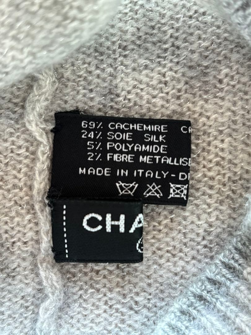 ょっぴ 様CHANEL シャネル ニット帽ビーニー　 ラメ入り グレー お箱付き