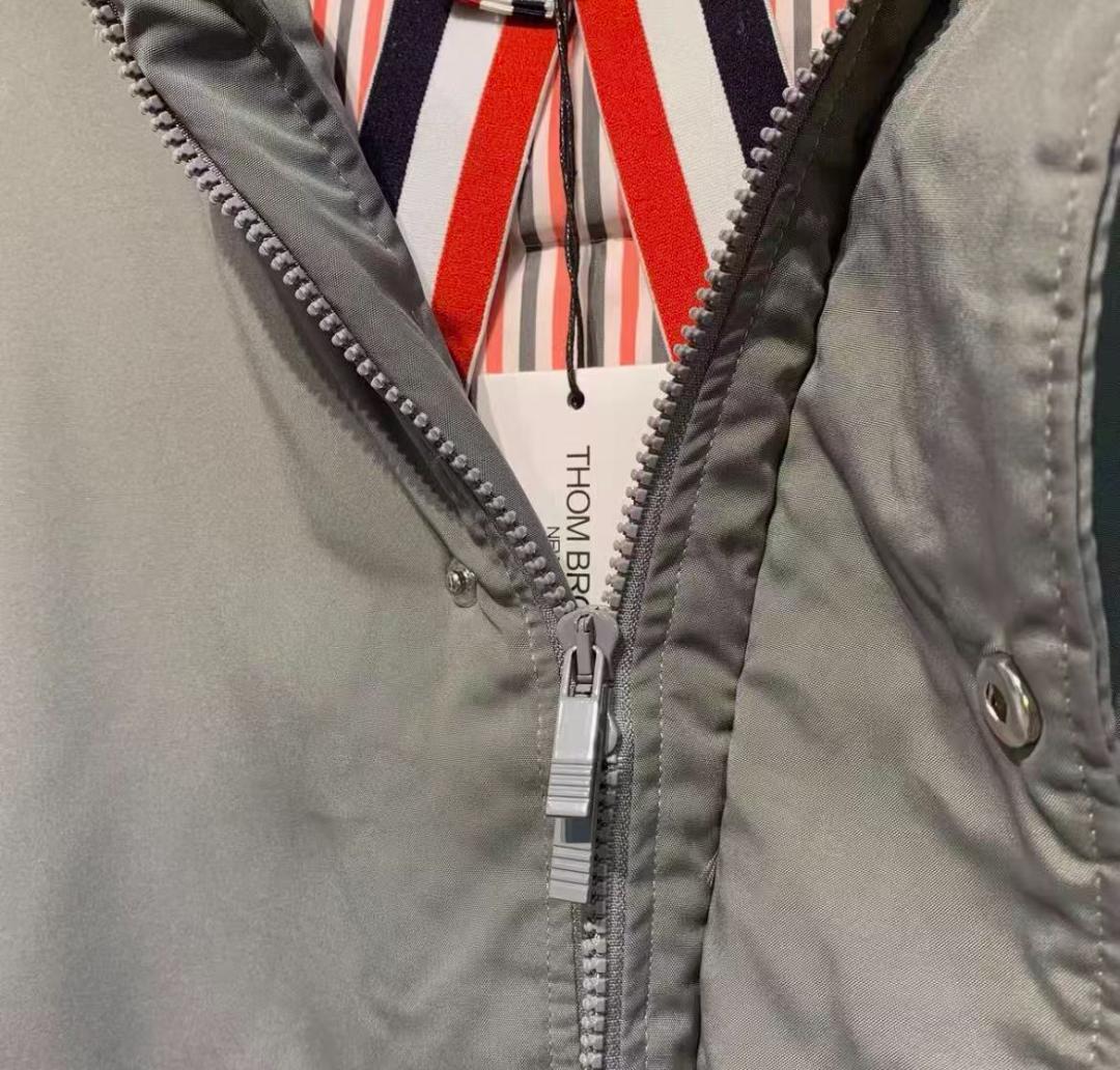 THOM BROWNE クラシック四本ライン フーデッド ダウンジャケット