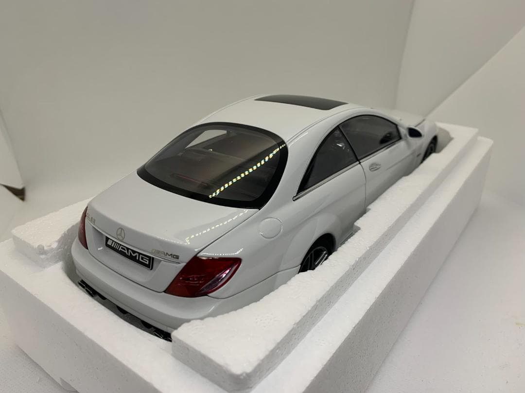 Aa 1/18 メルセデスベンツ CL63 AMG White