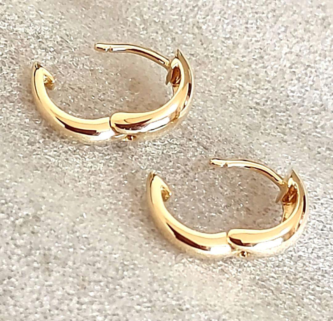 Carat(キャラット) K18 中折れ式フープピアス(10㎜スピンドル)