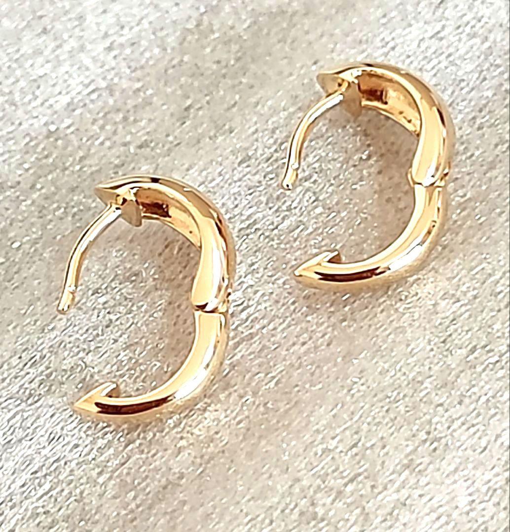 Carat(キャラット) K18 中折れ式フープピアス(10㎜スピンドル)