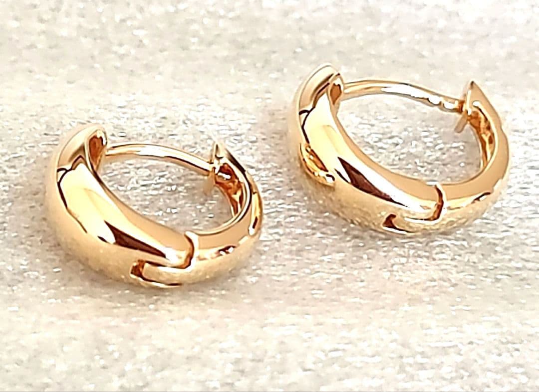 Carat(キャラット) K18 中折れ式フープピアス(10㎜スピンドル)