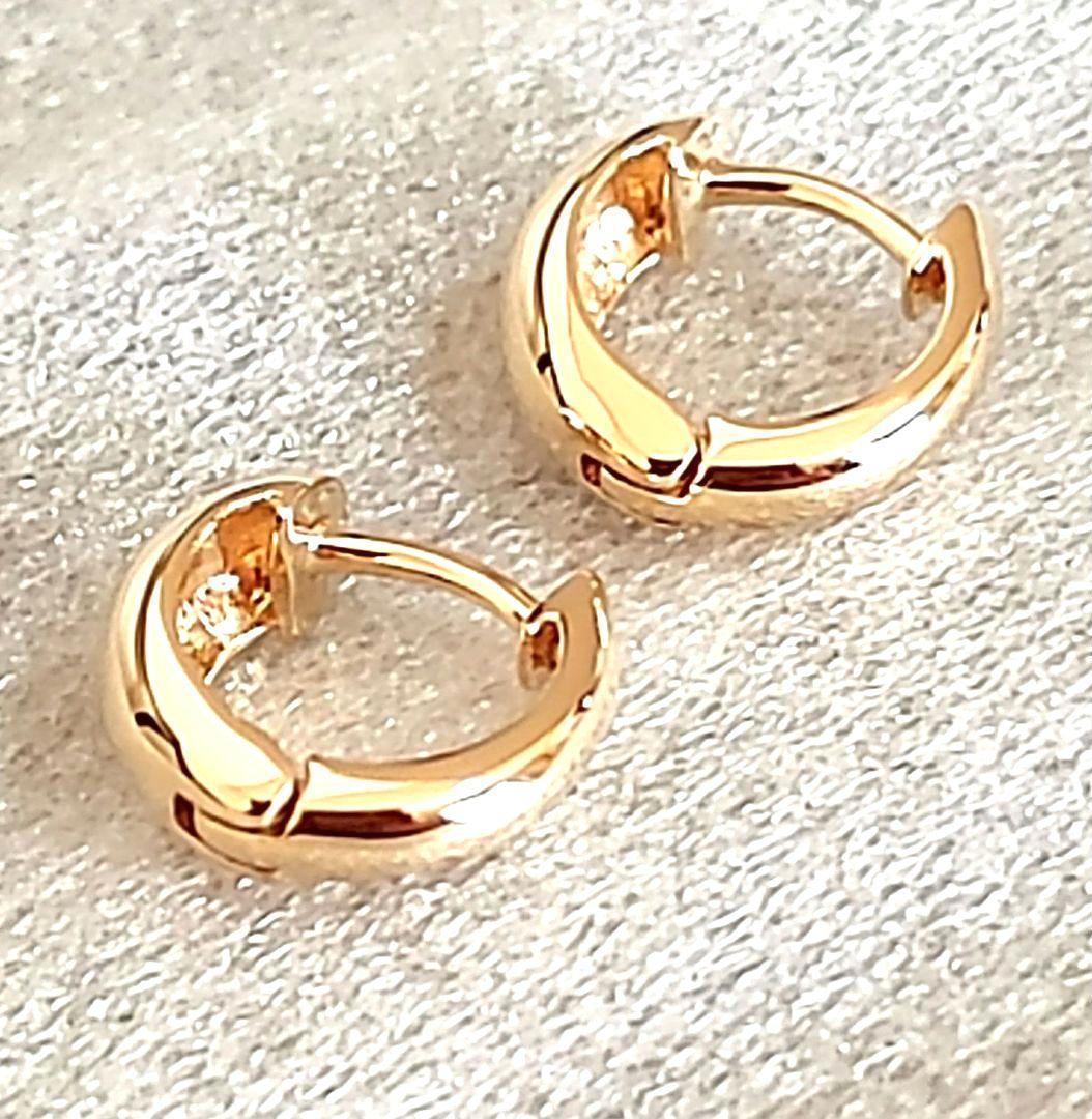 Carat(キャラット) K18 中折れ式フープピアス(10㎜スピンドル)