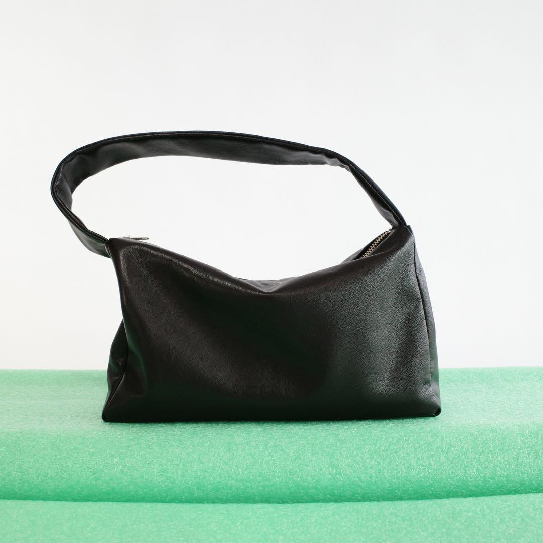 KEESE レザーハンドバッグ トートバッグ Mサイズ レディース ブラック 黒