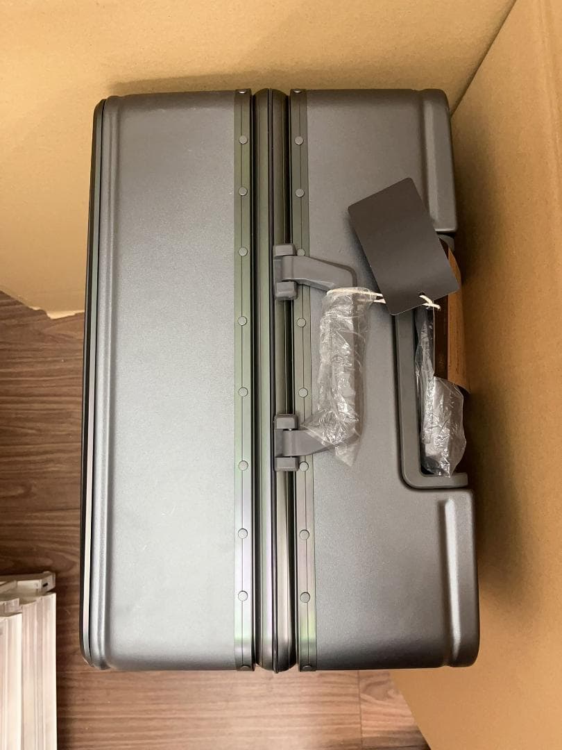 アルミフレーム ブラック色 28インチ スーツケース 軽量