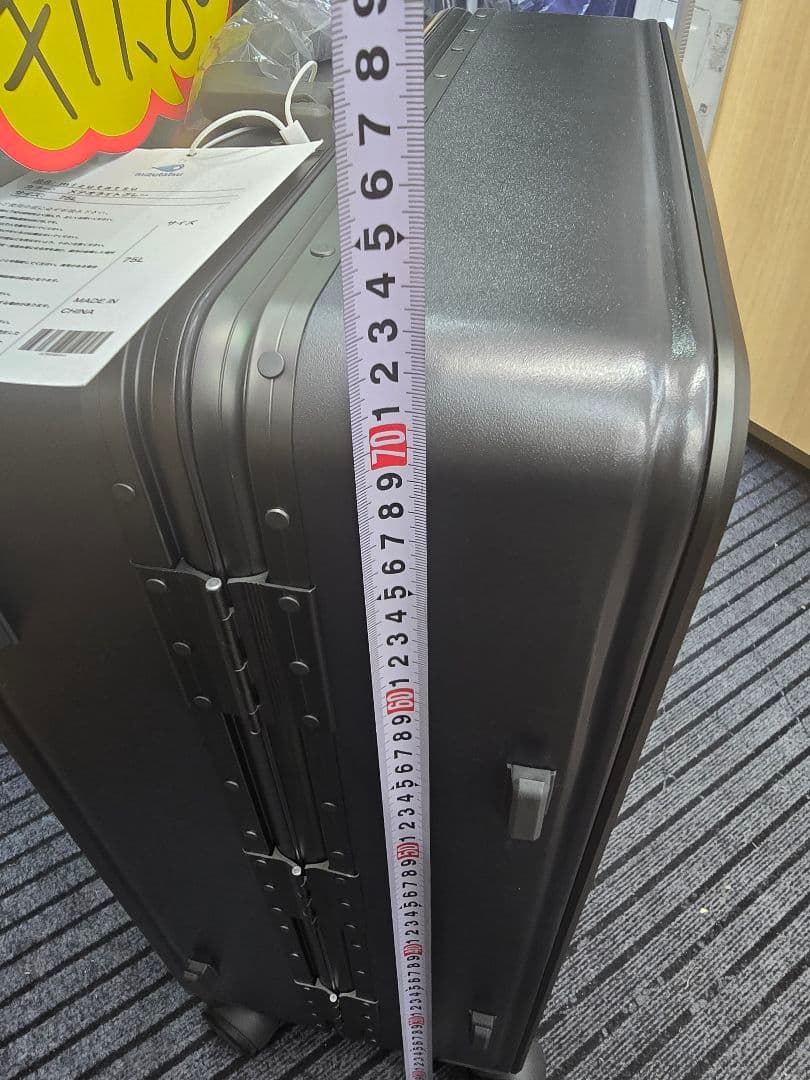 アルミフレーム ブラック色 28インチ スーツケース 軽量