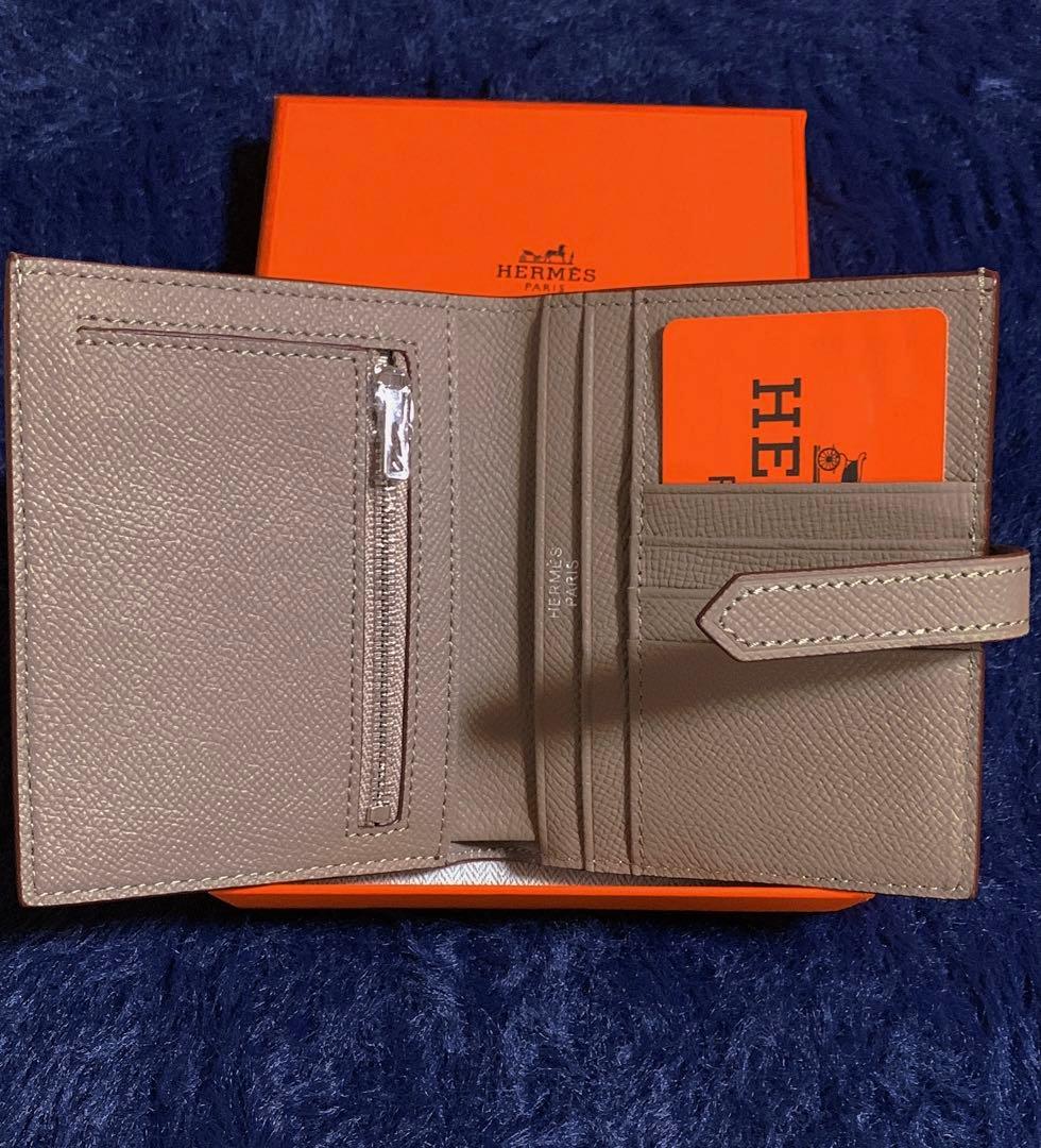 yuka　本革　２つ折り財布