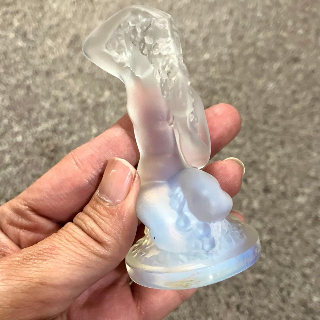 ルネ・ラリック フロレアル ライラックオパールセントガラス 「髪を撫でる裸婦像」