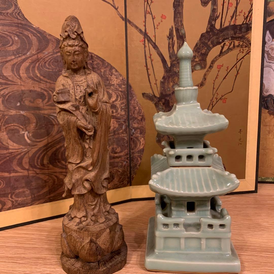 アンティーク　観音様と塔 守護仏 縁起置物