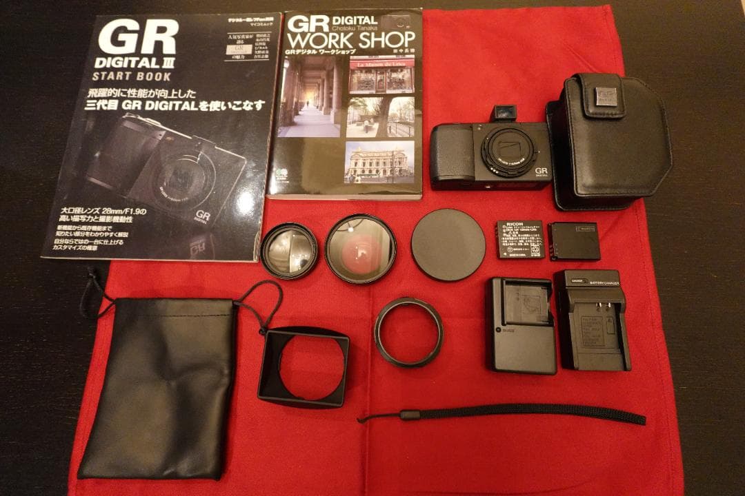 美品！人気機種 RICOH リコー GR DIGITAL III　フルセット！