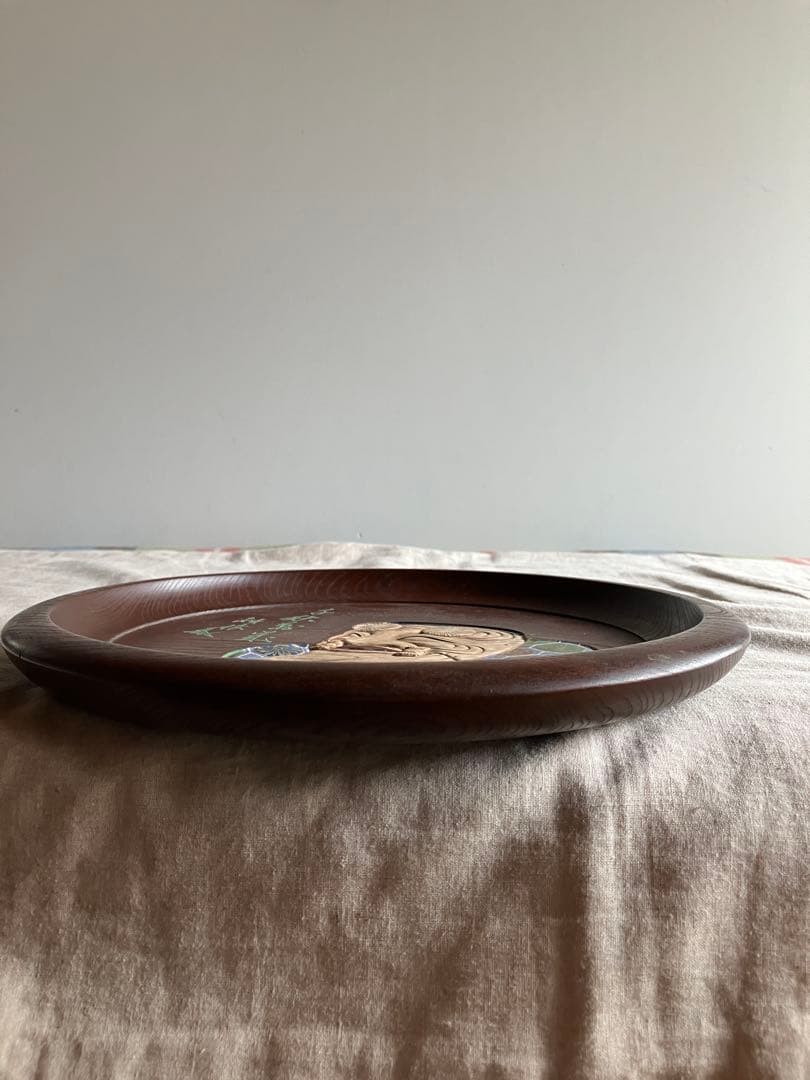 市川銕琅　欅飾盆　翁面白色尉　蜀江文狩衣　千秋萬歳　鉄筆木彫彩色　お茶道具