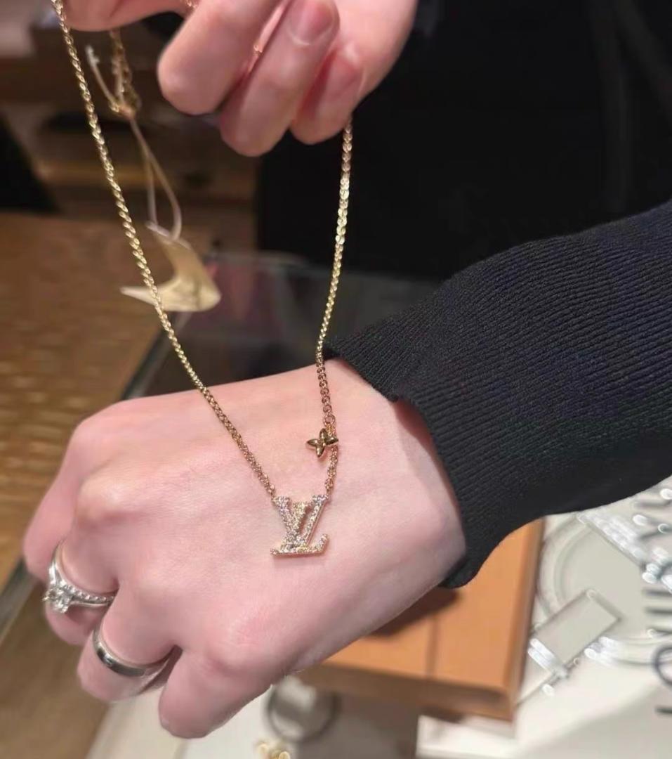 ネックレス アイコニック ペンダント ゴールド