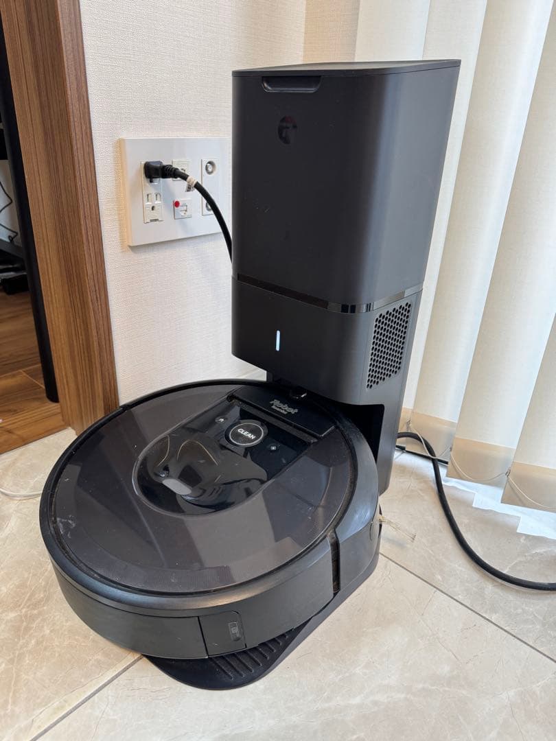 k*0様 Roomba i7 黒色 自動充電ドック付き
