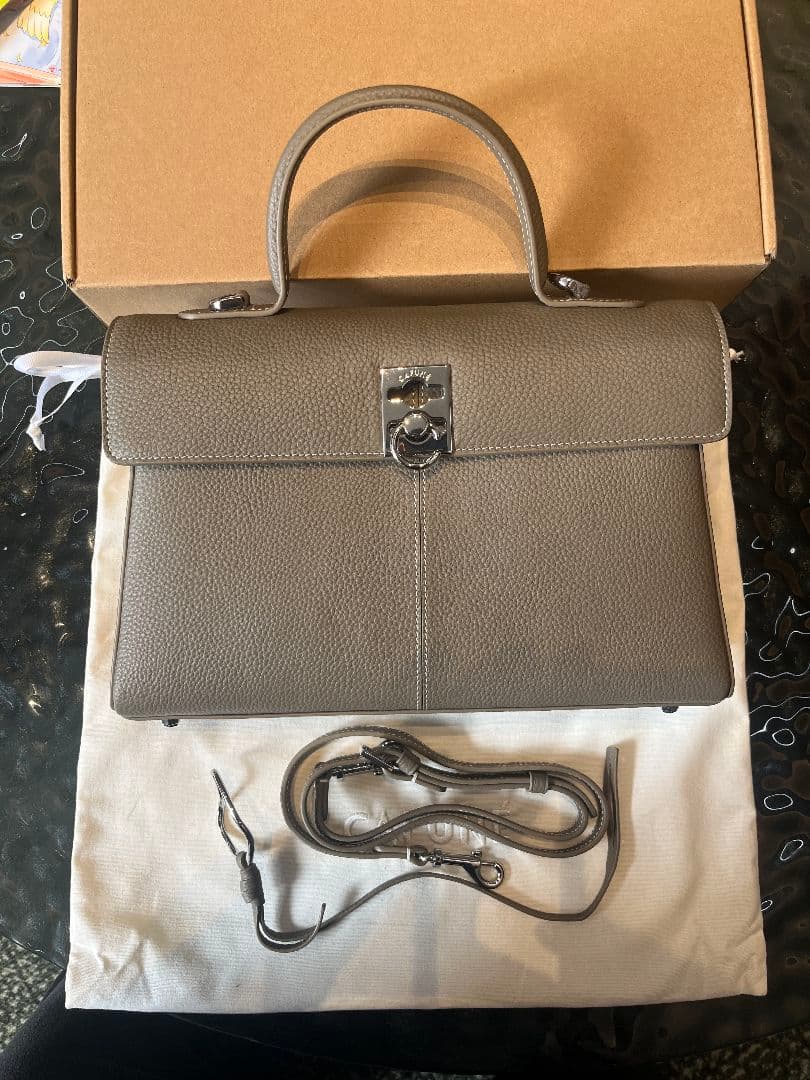 新品ほぼ ショルダーバッグ ハンドバッグ レザー　スタンスバッグ