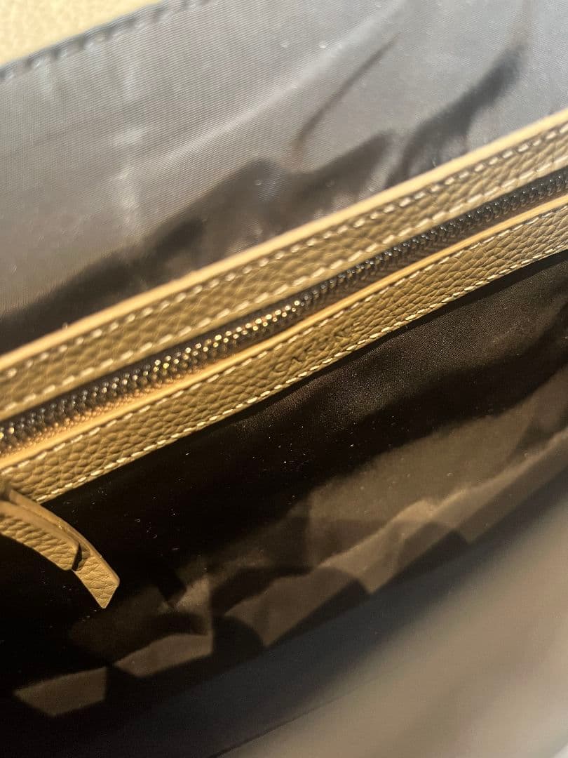 新品ほぼ ショルダーバッグ ハンドバッグ レザー　スタンスバッグ