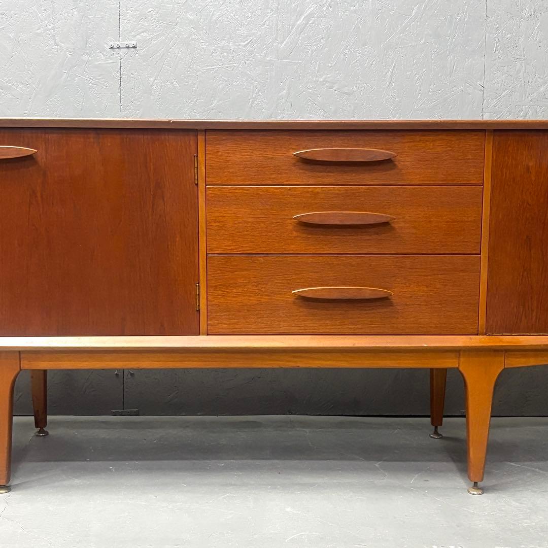 英国 Jentique(ジェンティーク) ヴィンテージ サイドボード(401)