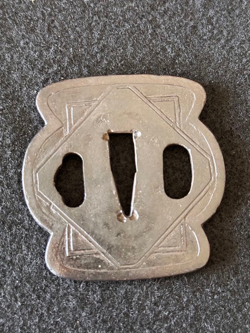 古美術　鉄地刀鍔　古刀剣装具　　時代物　25CB