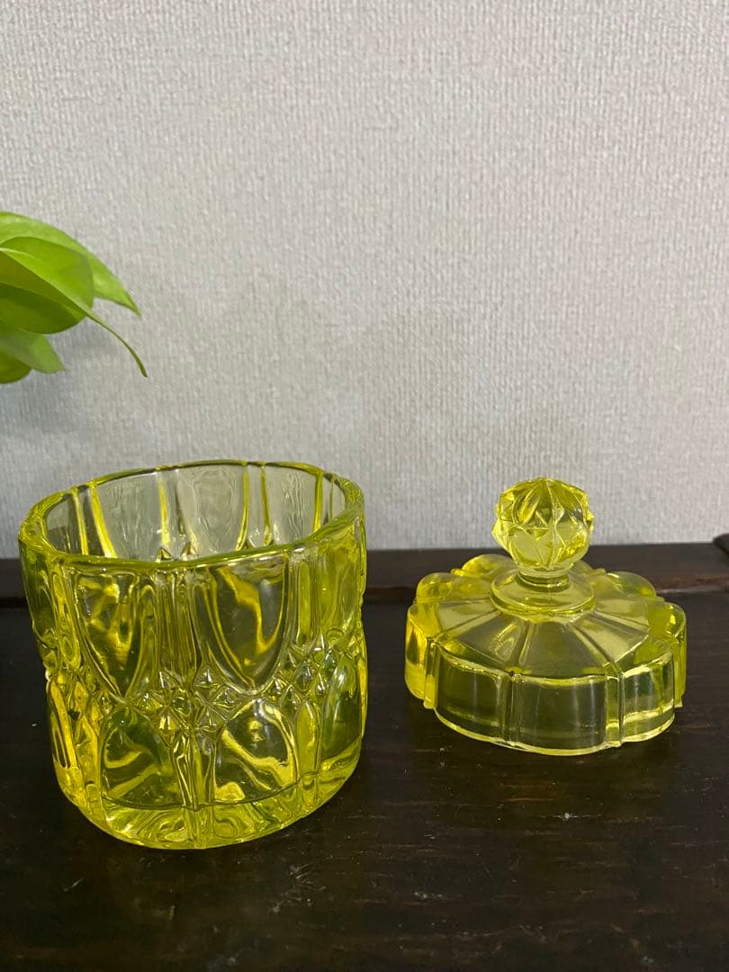 ベルギー　アンティーク　ヴァルサンランベール　ウランガラス　小物入れ