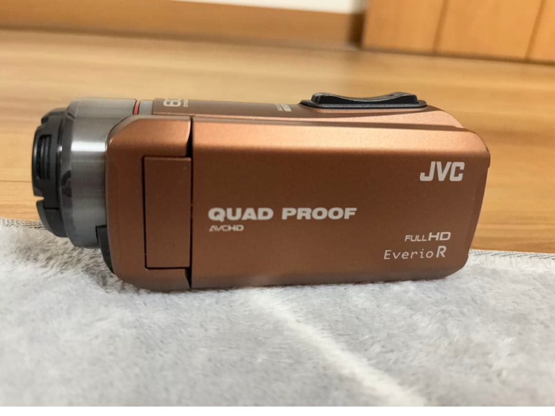 jvc ビデオカメラ　gz-r400-t