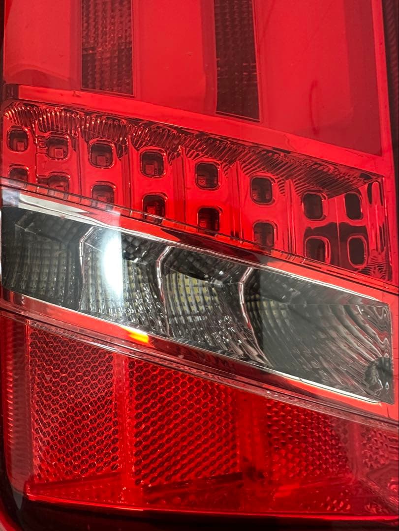 valenti 200系ハイエース　JEWEL LEDテールランプ