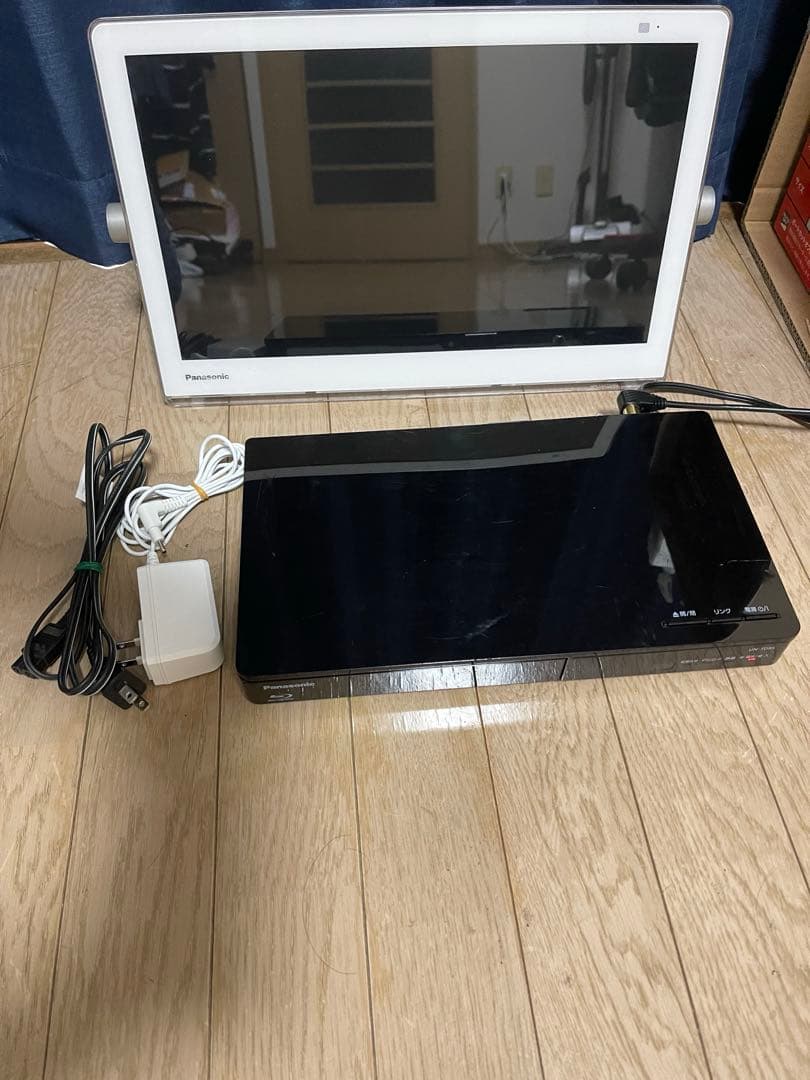 Panasonic プライベートビエラポータブルテレビ　UN-15CTD9-W