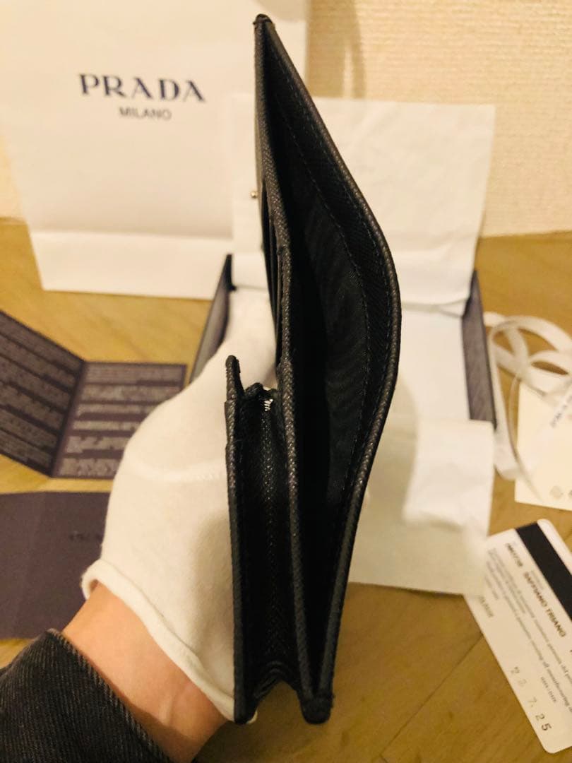 PRADA プラダ サフィアーノ 二つ折り財布 1MV021 ブラック
