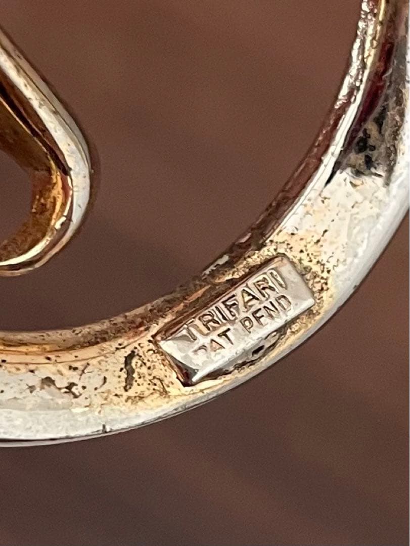 希少　トリファリ　TRIFARI PAT PEND サークル　ブローチ ゴールド