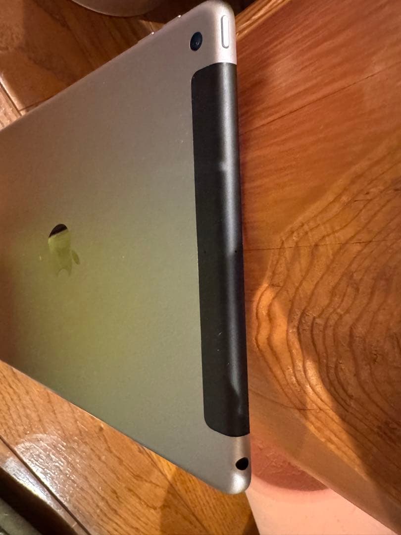 iPad6世代　32G SIMフリー