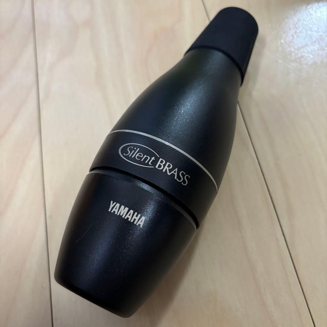 Yamaha YTR1335ゴールドトランペット 本体と付属品