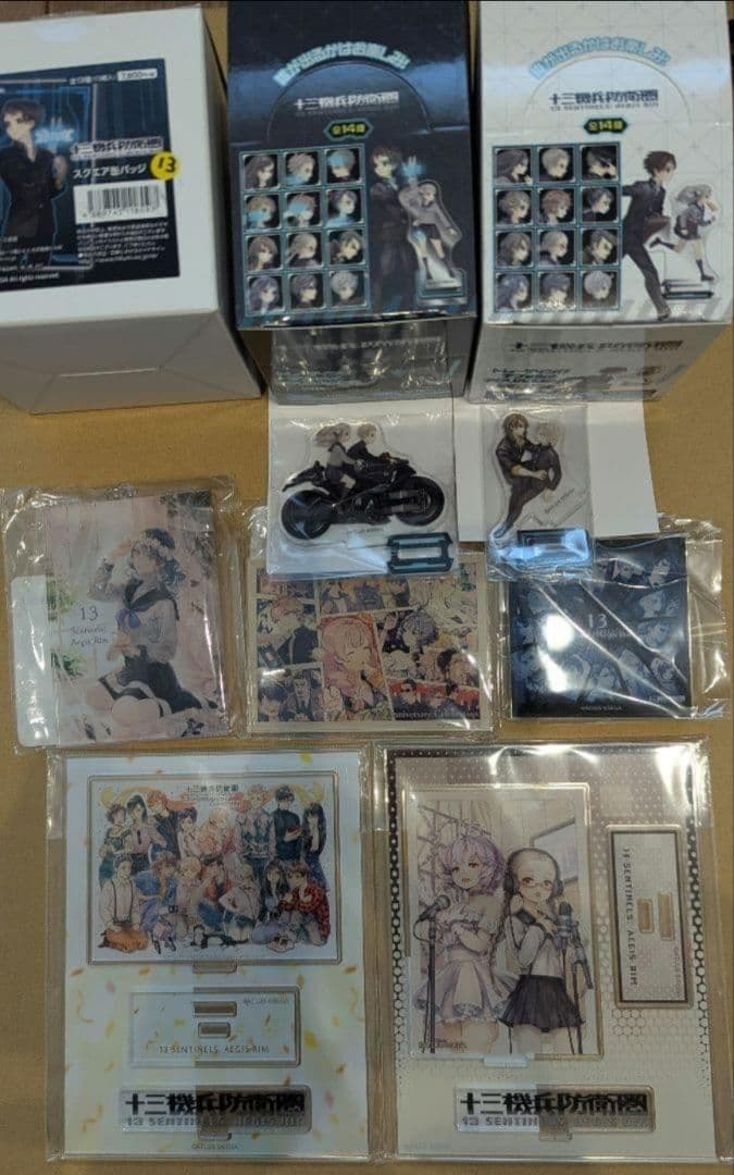 十三機兵防衛圏 アクリルスタンド 缶バッジ box特典付き