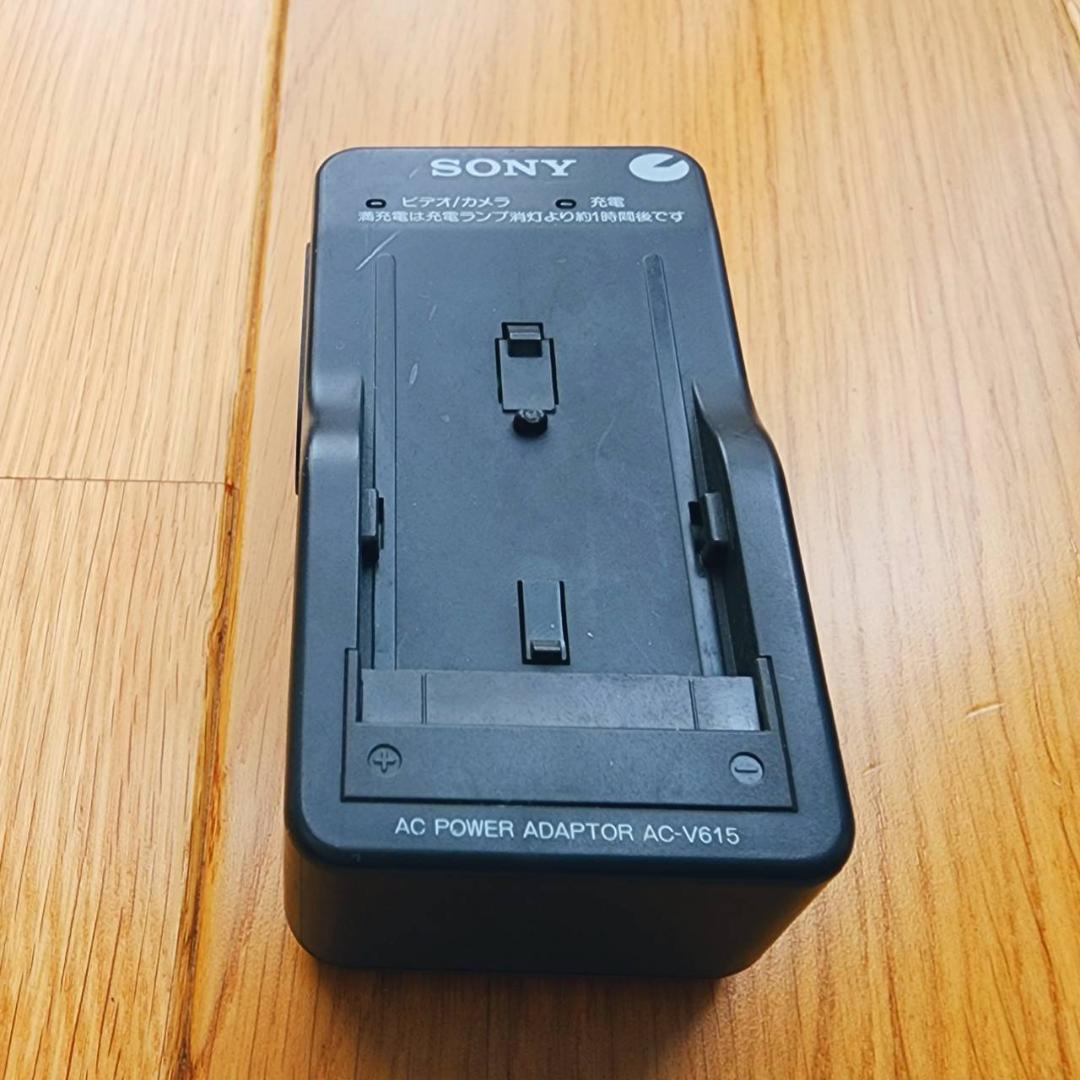 【動作確認済】SONY 高画質 Hi8 ビデオカメラ CCD-TR1 セット