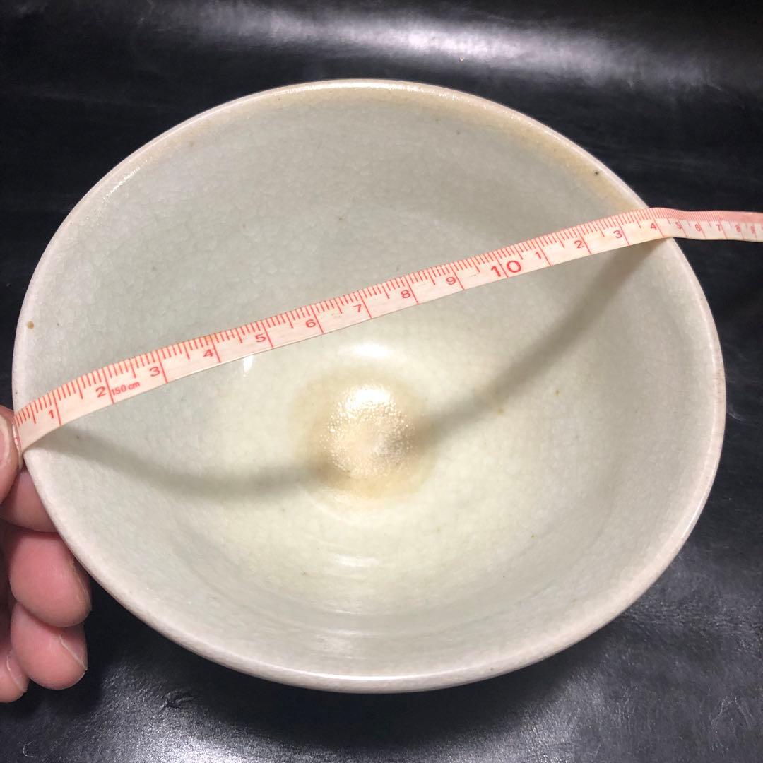 究極の美◼️蔵から吸い込まれる様な美しい白い抹茶茶碗が出てきました。茶道具、花道具