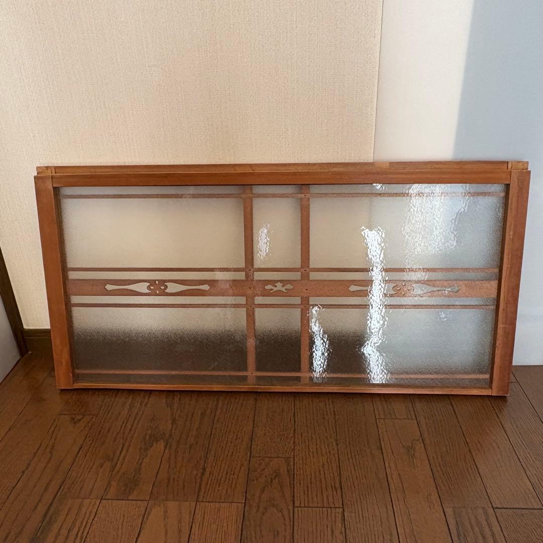 昭和板型ガラス　木枠付き　透かし彫り パーテーションの部品　間仕切り　衝立