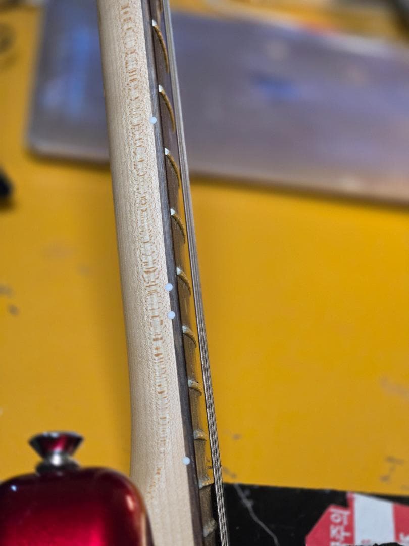 スクワイヤーサイクロン　 レッド 3ピックアップ