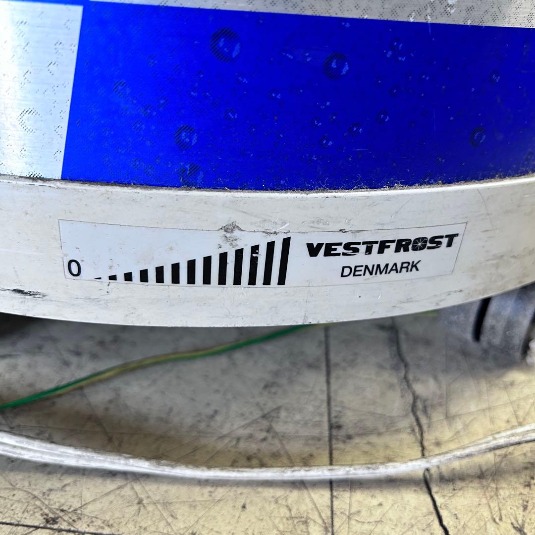 5218 非売品 Red Bull 缶型 冷蔵庫 フェス キャスター付き