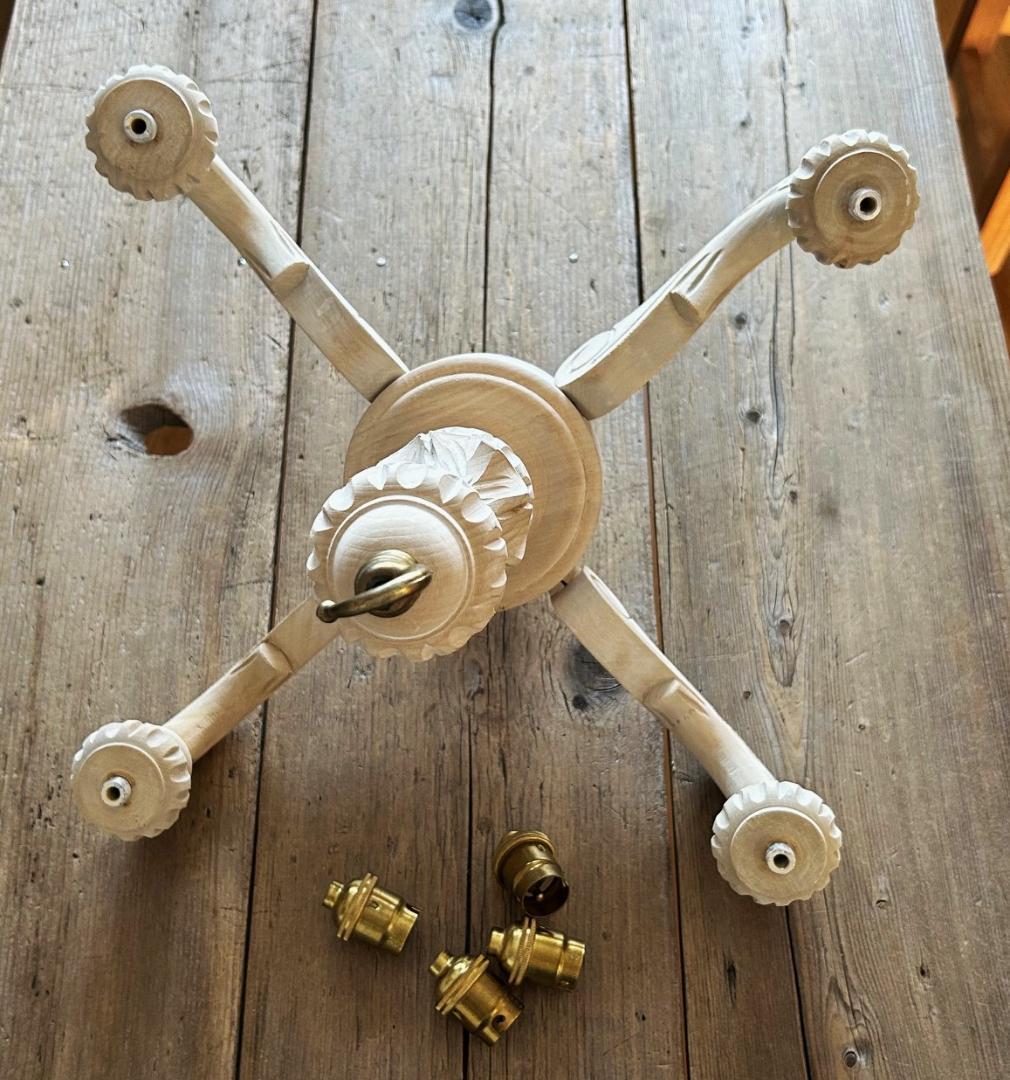 フランスアンティーク　木製シャンデリア　４灯　シャビー　店舗什器