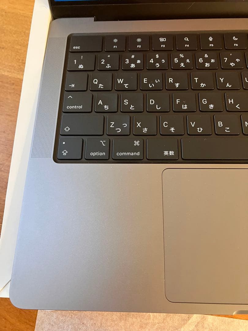 221 超美品　MacBook Pro 14インチ　新品ハードケース付き