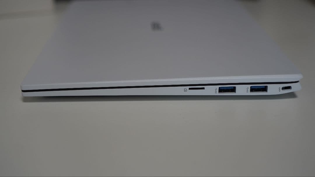 美品LG gram14 999g超軽量 37時間駆動13世代i5 16Gメモリ