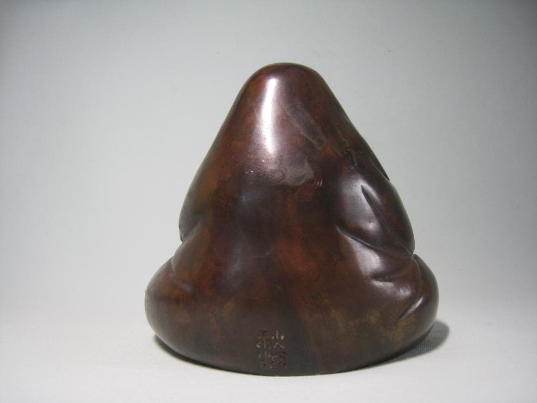 銅製　　達磨像　　払子を手にした達磨