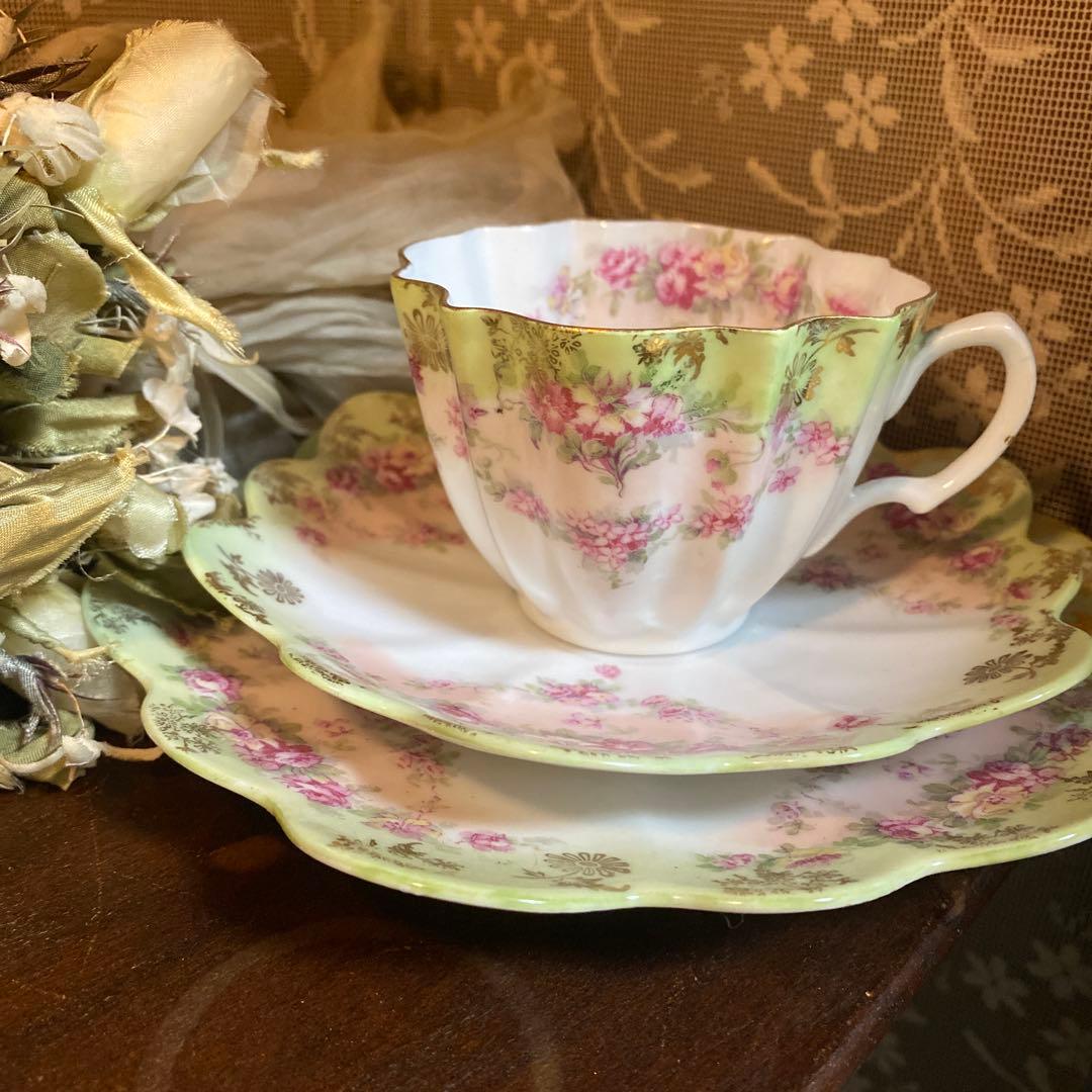 英国アンティークカップトリオ