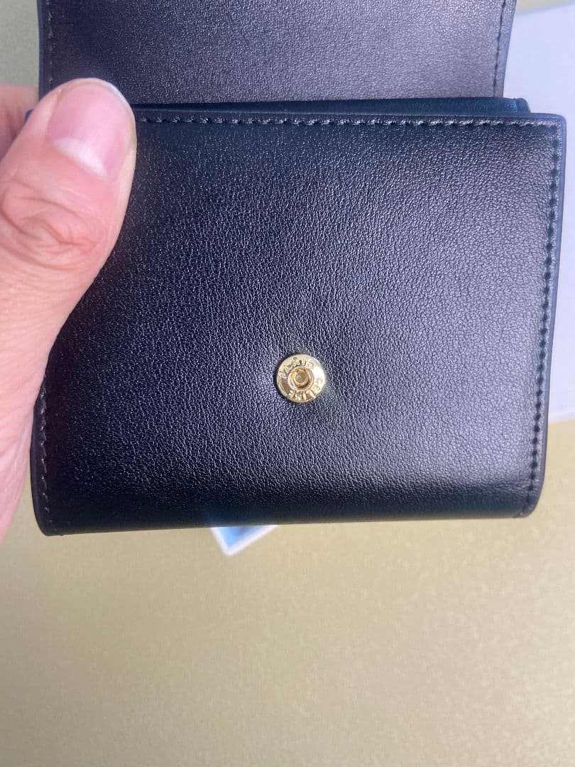 CELINE ブラック レザー 三つ折り財布（ゴールドロゴ付き）
