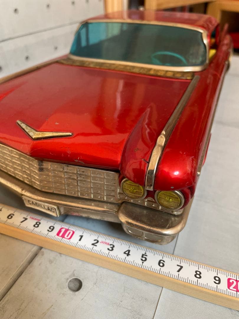 ヨネザワ　1960年代ブリキ大型キャデラック赤・黒2台460mm