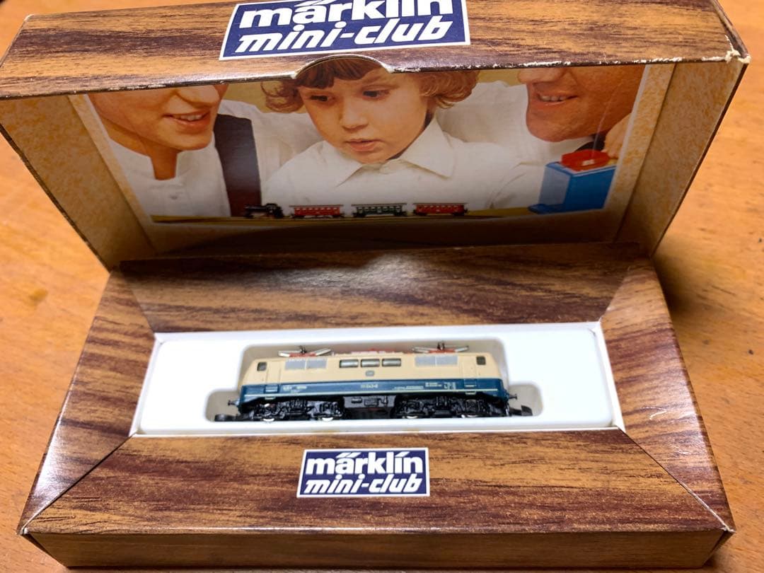 märklin mini-club Zゲージ 電気機関車と客車2両セット