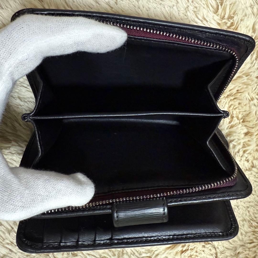 ✨美品✨プラダ　折りたたみ財布　レザー　金具　黒